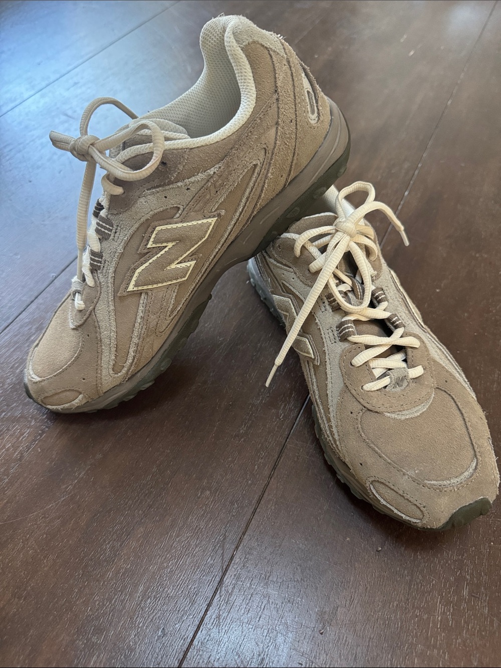New Balance women’s 204L Suede Athletic Sneakers